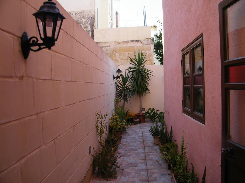 Nocturne Family House Apartment Paola Exterior photo