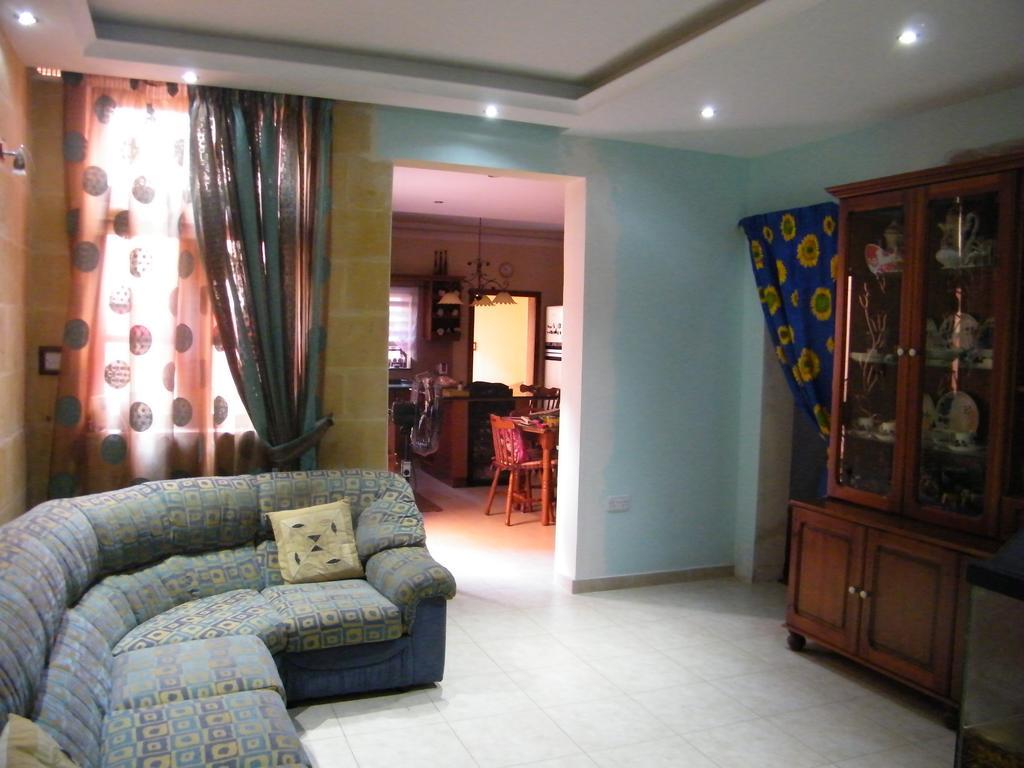 Nocturne Family House Apartment Paola Exterior photo